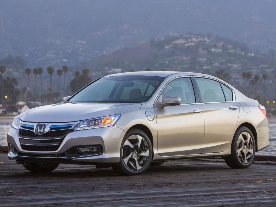  Honda Accord PHEV 2013 года  (фото 16 из 28)